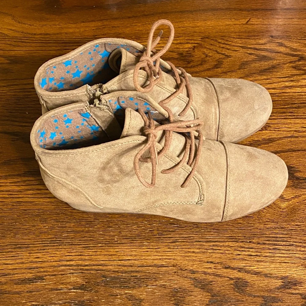 Cat & Jack Kids Tan Faux Suede Boots
